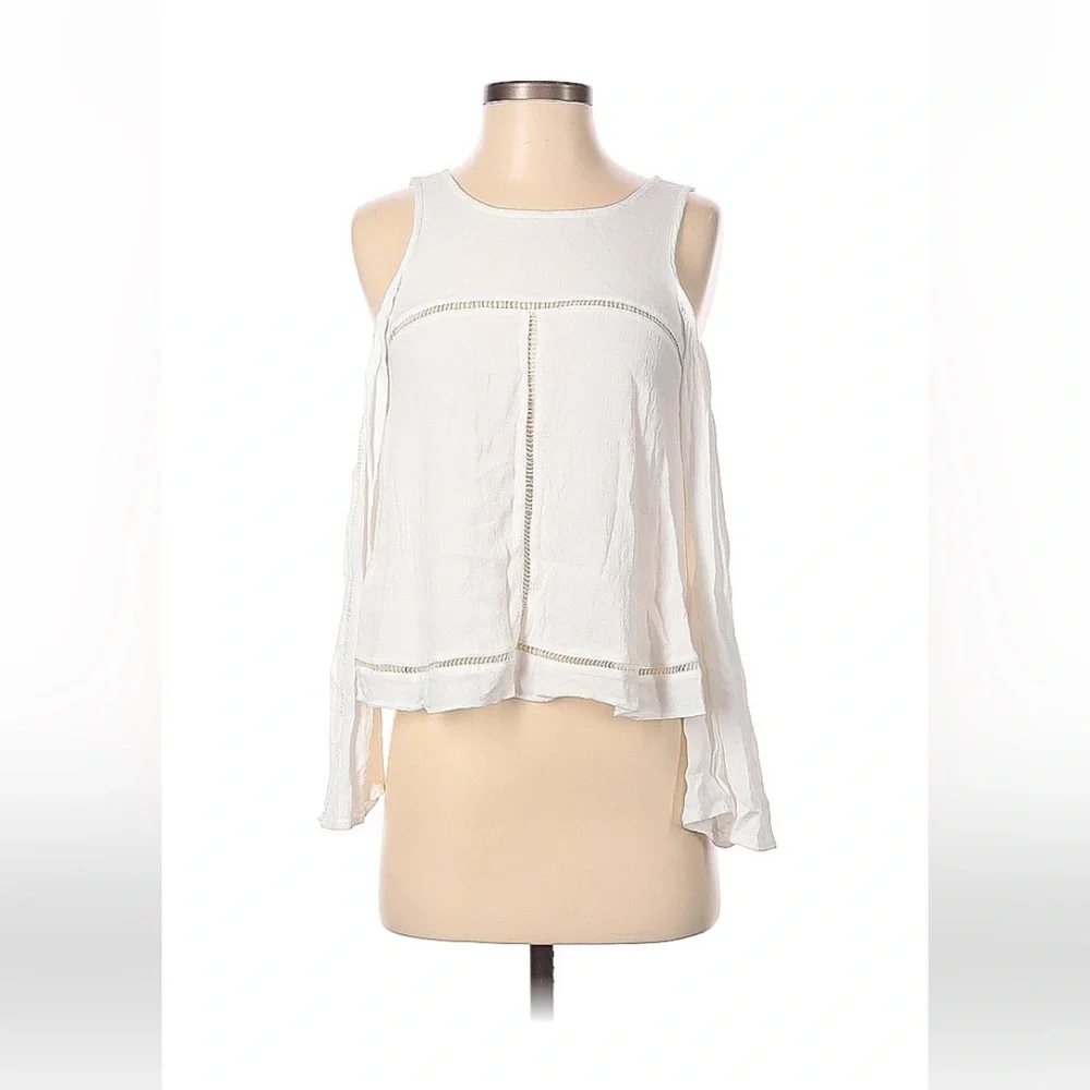 🌹2x$14 Lovers + Friends cold shoulder blouse - Picture 3 of 5